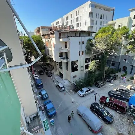 Seascape Apartment *