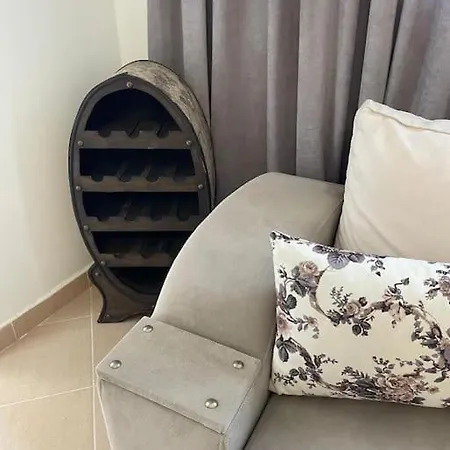 Seascape Apartment *